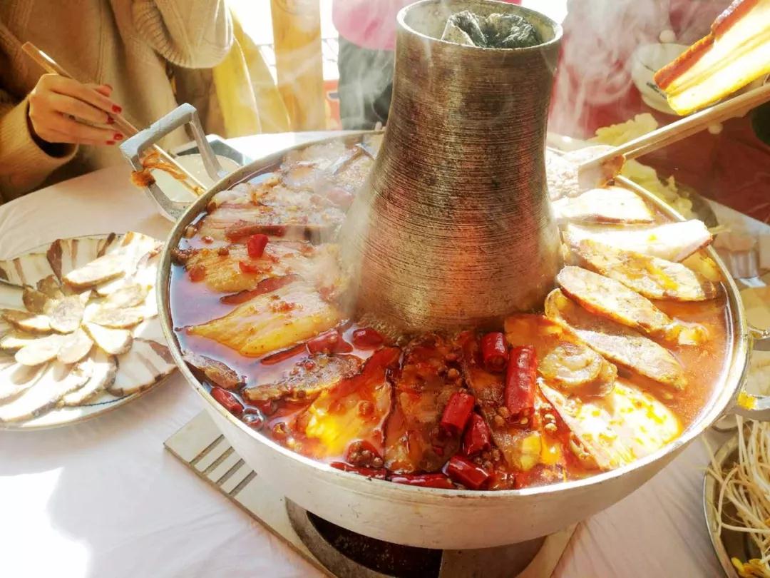 【孟屯河谷】2天1夜星空露营,约一场特色藏式火锅,享受载歌载舞的篝火