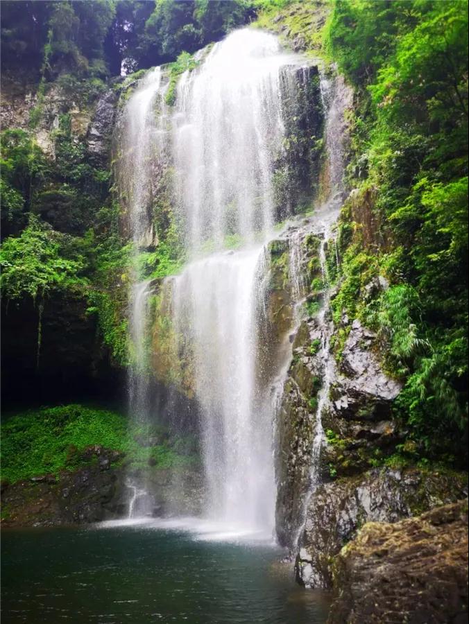 雅安天河瀑布图片