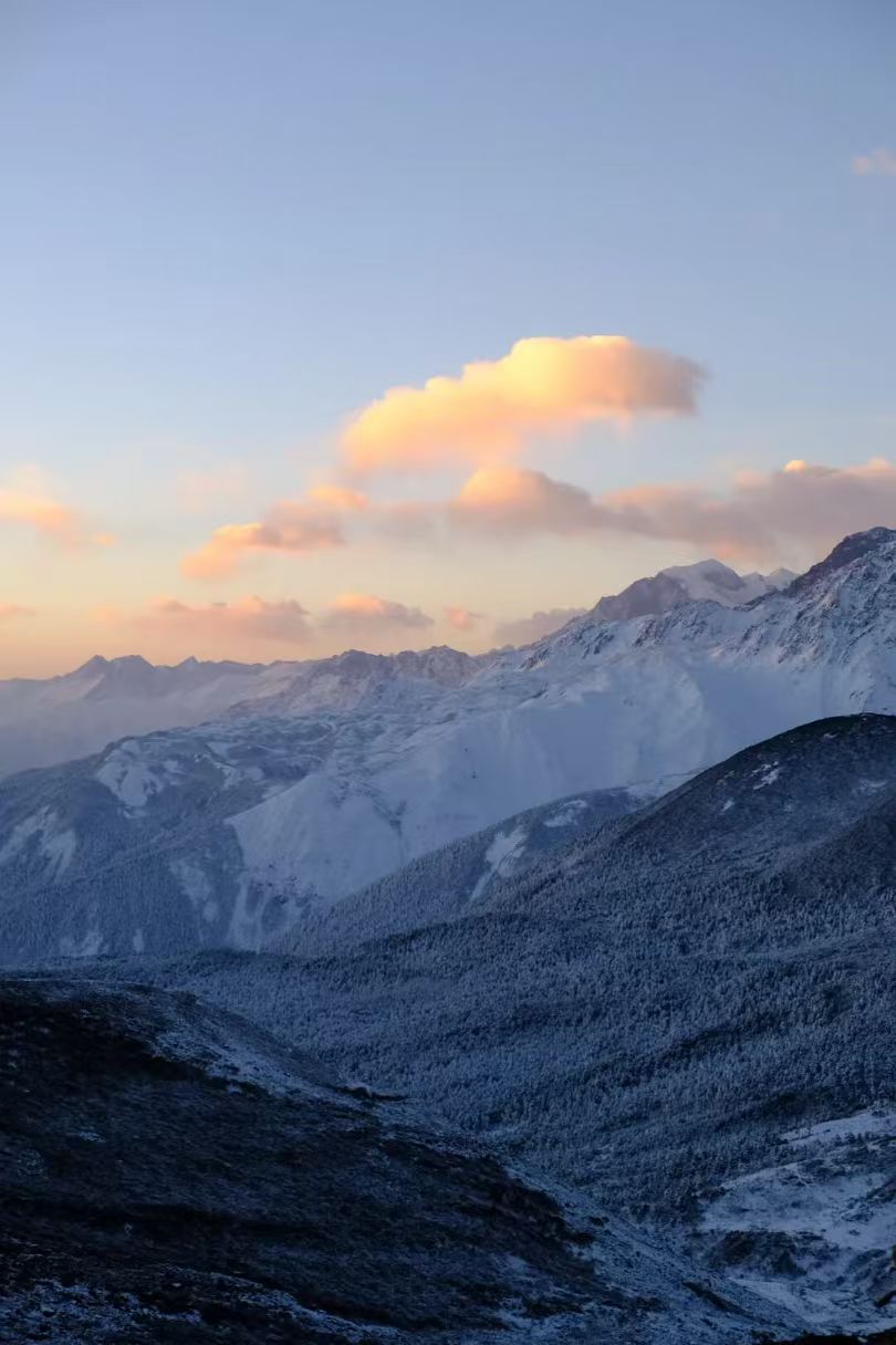 1763698351804335.jpg 42dc04e9d325fecbf49ac544ce8613b.jpg