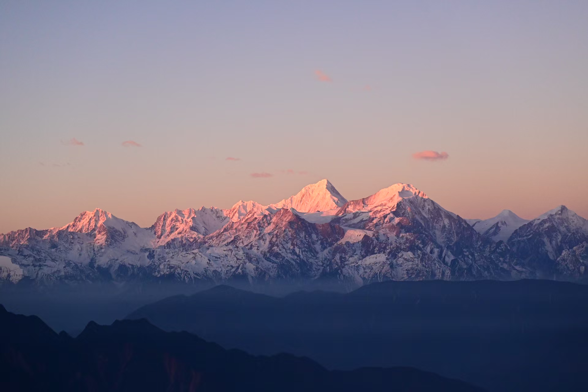 1764555262342792.jpg 18f96a6be962cc450c6174e26b4774c.jpg