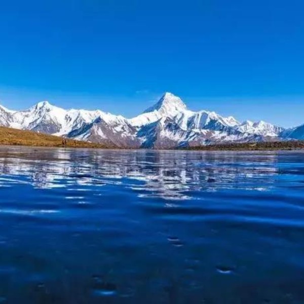 【冷噶措】打卡摄影网红蜀山之王--贡嘎山，感受泉华滩的静谧景色