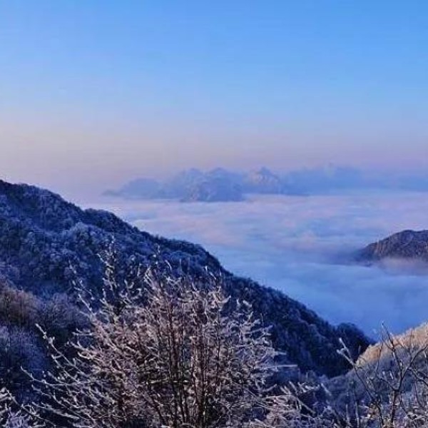 【初雪|赵公山】挑战成都户外第一山！登顶2434米，考取登顶证书