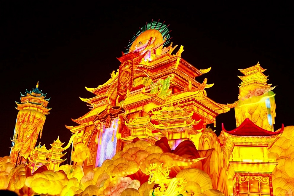 【非遗|自贡灯会】被央视点赞的千灯之城，四川人自己的春节晚会！