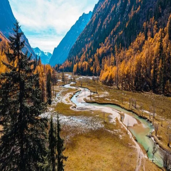 【秋色|长坪沟1日】层林尽染东方阿尔卑斯山，单日徒步金秋长坪沟
