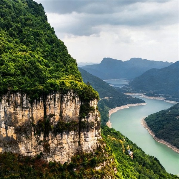 【小三峡|江油腰悬崖】涪江之上的深山峡谷，鲜有人知的秘境桃花源