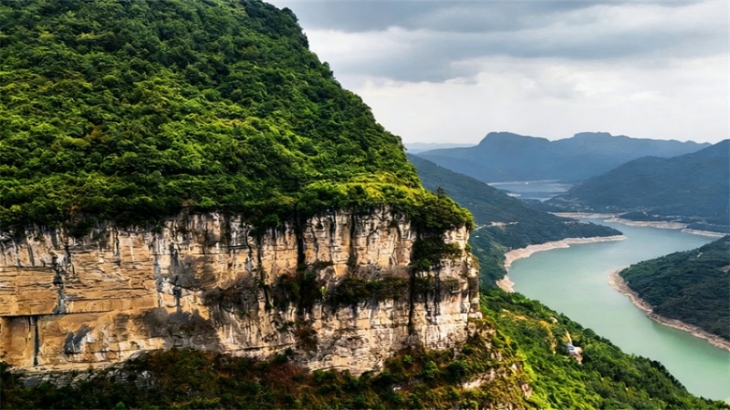 【小三峡|江油腰悬崖】涪江之上的深山峡谷，鲜有人知的秘境桃花源
